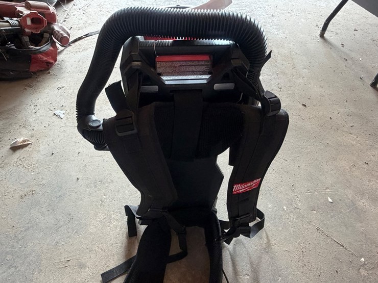 #6-•-miwaukee-portable-vacuum-cleaner-image-9