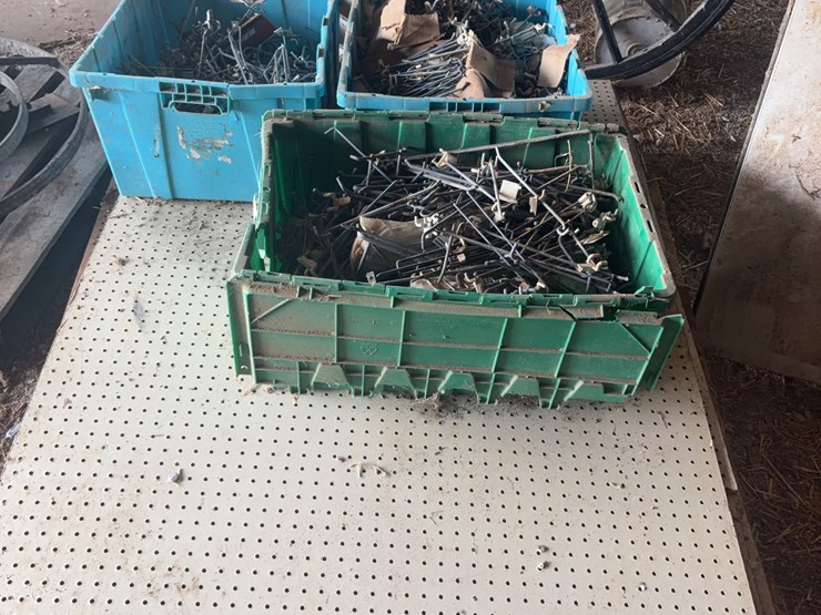 pallet-of-pegboard-&-pegs-image-2