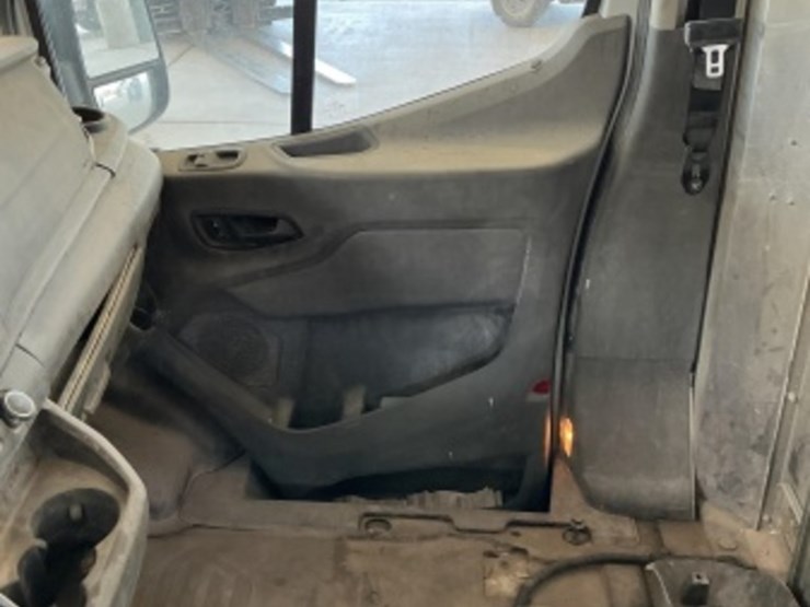 2020-ford-transit-image-25