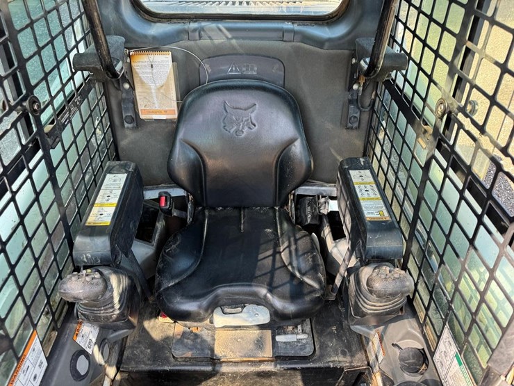 2020-bobcat-t550-image-21