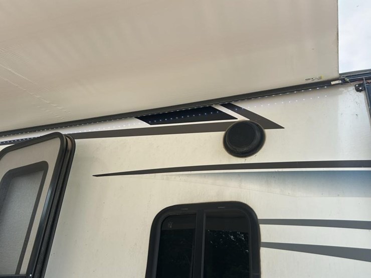 #142-•-2022-keystone-passport-grand-touring-series-2870rl-camper-image-19