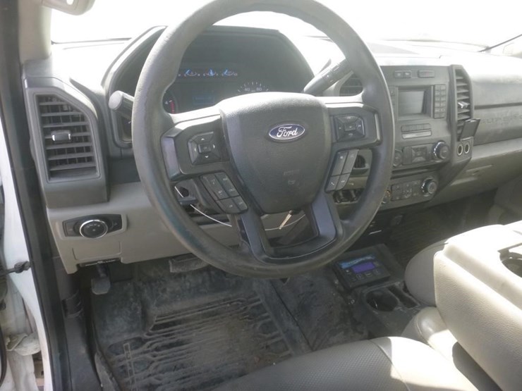 2017-ford-f450-image-16