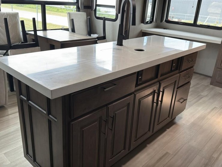 #138-•-2022-grand-design-solitude-345gk-camper-image-50