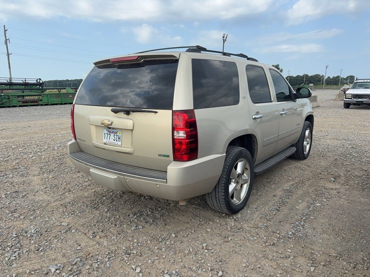 2009-chevrolet-tahoe-image-6