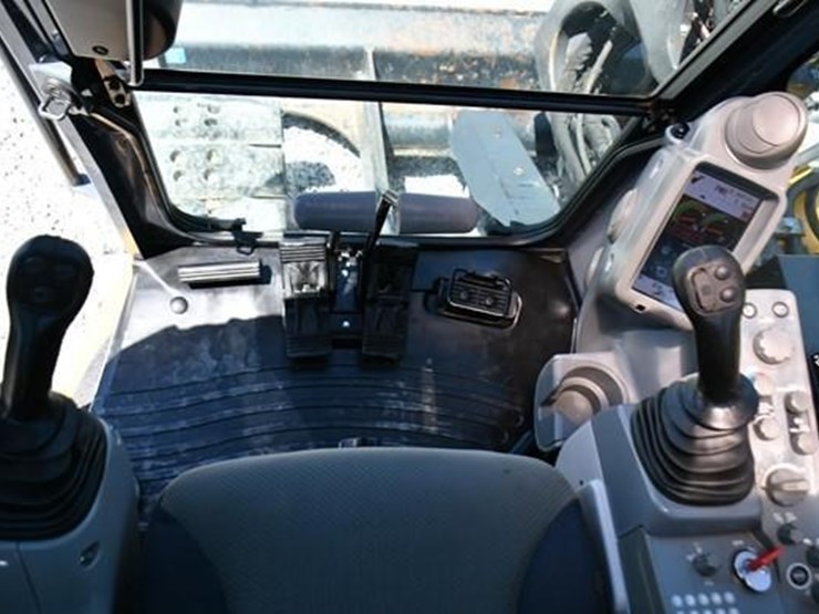 2021-deere-85g-image-15