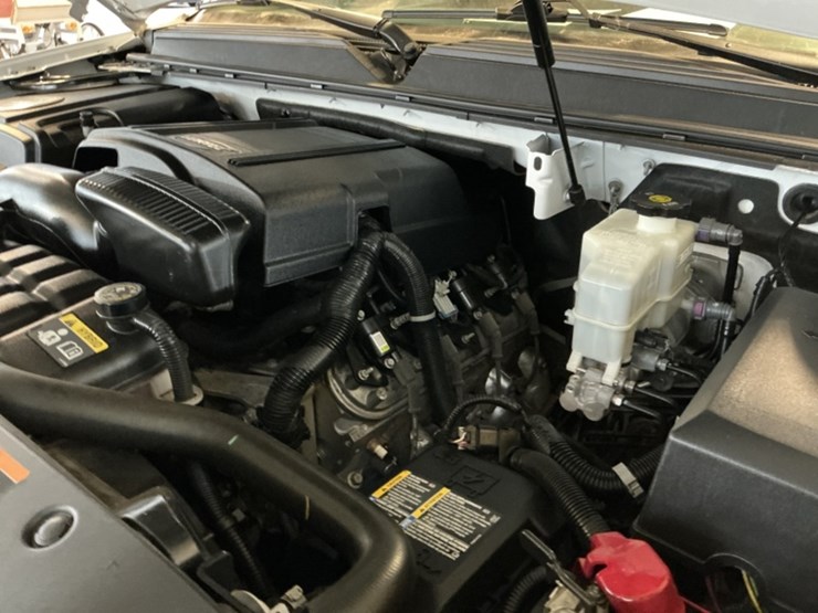 2013-chevrolet-tahoe-image-11
