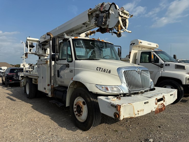2007-international-durastar-4300-image-3
