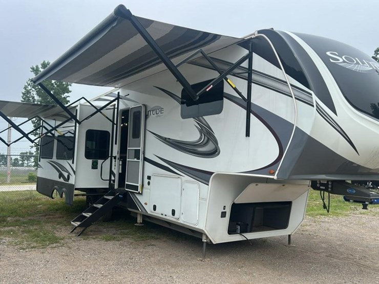#138-•-2022-grand-design-solitude-345gk-camper-image-1