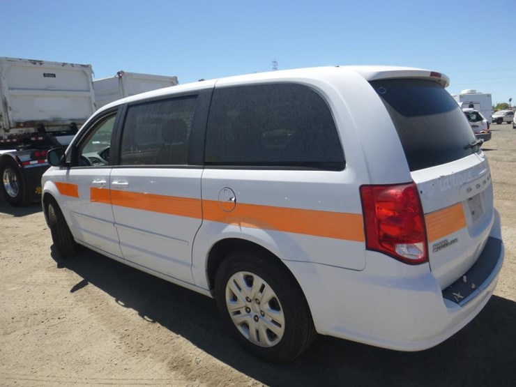2014-dodge-grand-caravan-image-4