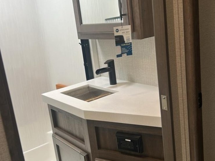 #139-•-2022-grand-design-solitude-310gk-camper-image-71