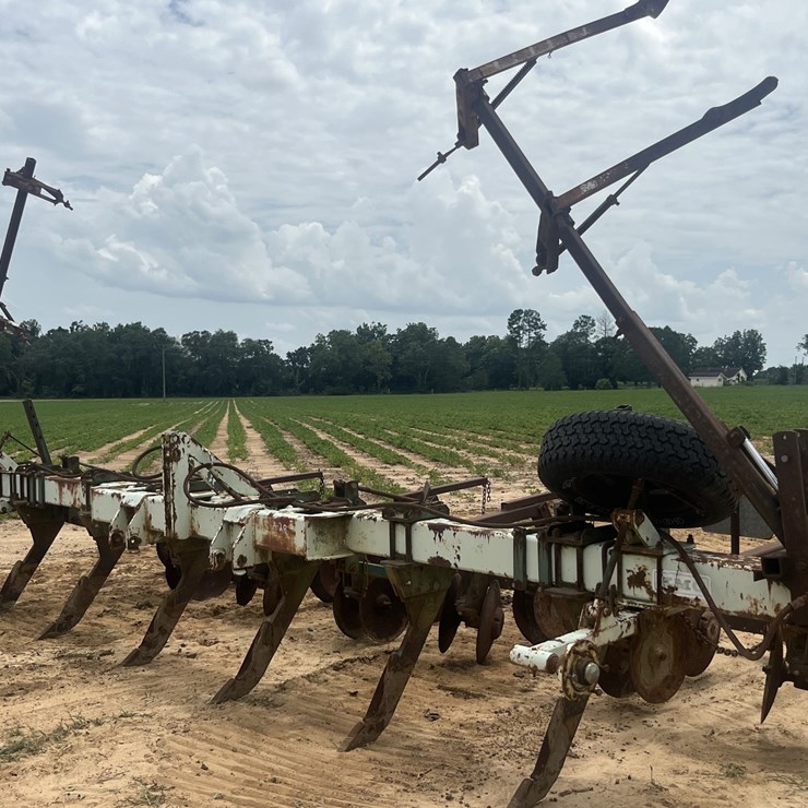 KMC 6 Row Ripper Bedder