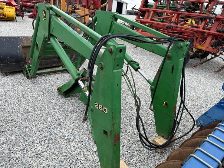 john-deere-260-image-11