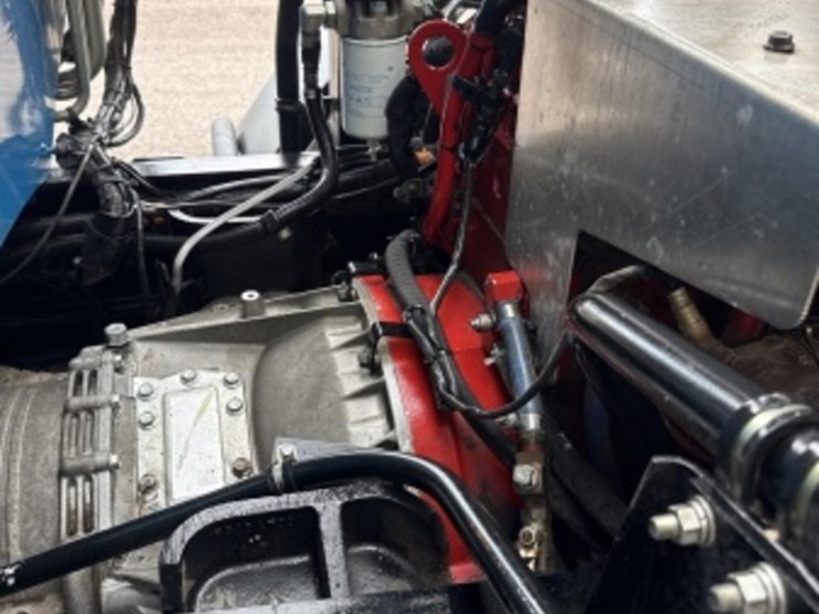 2018-mack-lr-rear-loading-trash-truck-image-28