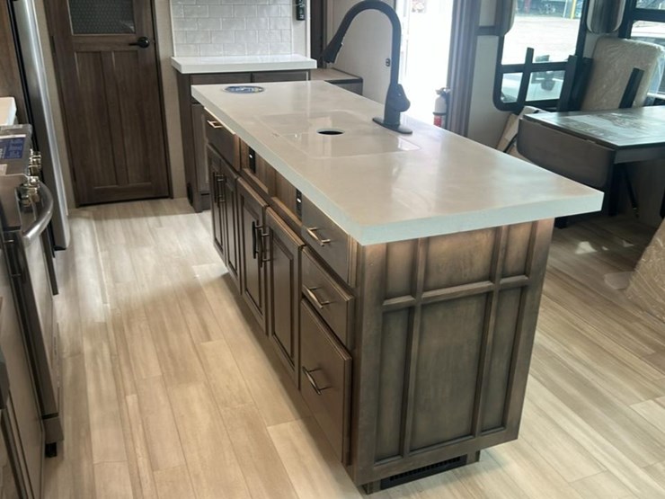 #139-•-2022-grand-design-solitude-310gk-camper-image-61