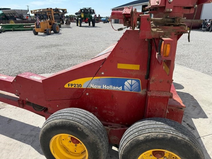 2015-new-holland-fp230-image-45