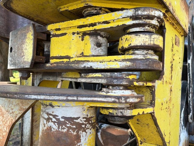 2006-deere-643h-image-15