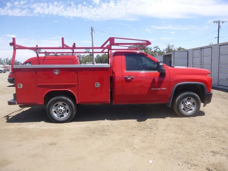 2020-chevrolet-2500-image-14