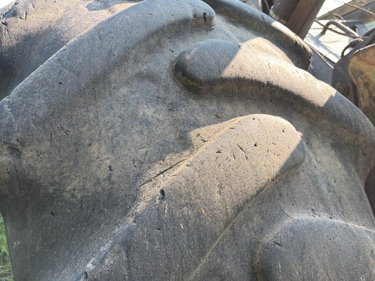 2015-deere-648l-image-22