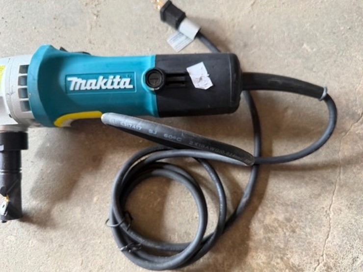 #7-•-makita-jn-1601-angle-grinder-image-12
