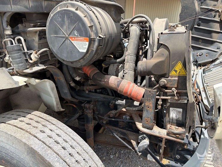 2008-international-durastar-4300-image-14