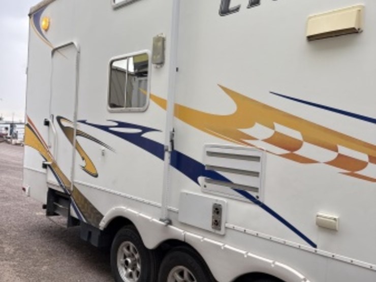 2008-heartland-cyclone-fifth-wheel-toyhauler-image-5