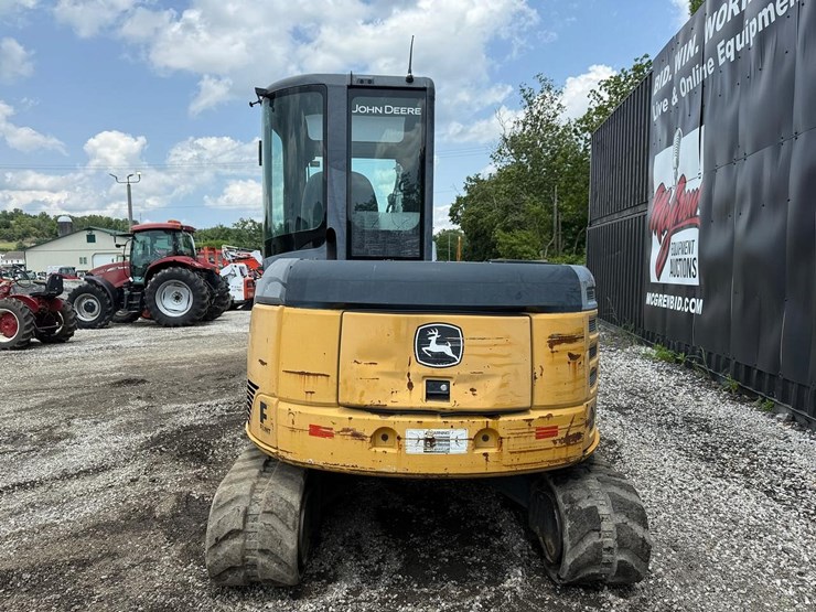 2010-john-deere-60d-image-3