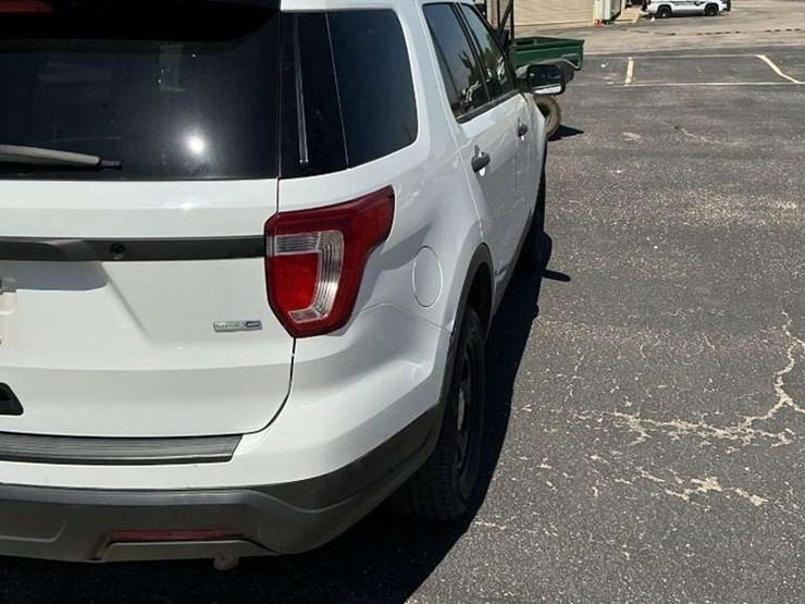 2018-ford-explorer-image-4