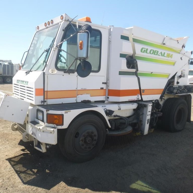 2013 GLOBAL M4 SWEEPER