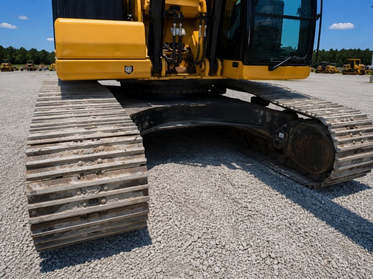 2022-caterpillar-330l-image-4