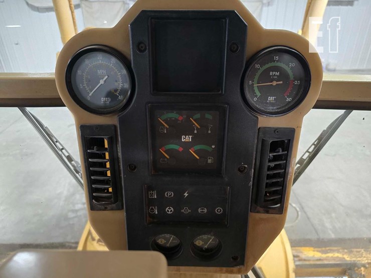 2000-caterpillar-120h-image-19