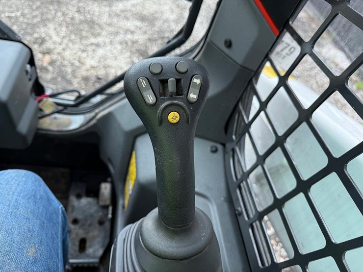 2025-bobcat-t62-image-21