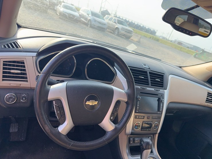 2010-chevrolet-traverse-image-34