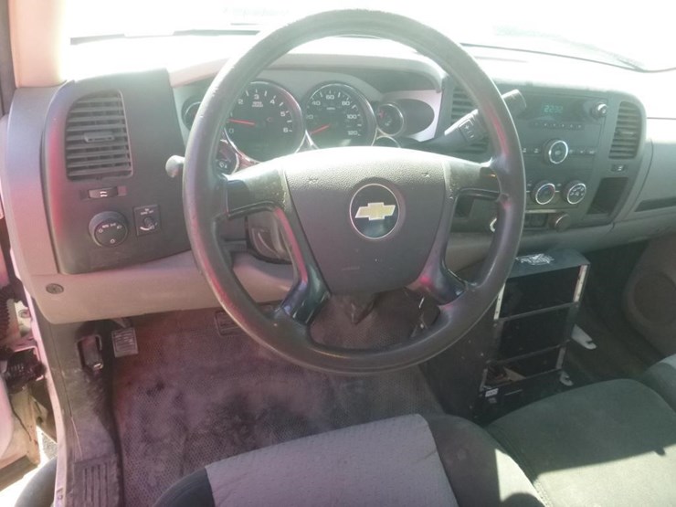 2009-chevrolet-3500-image-12