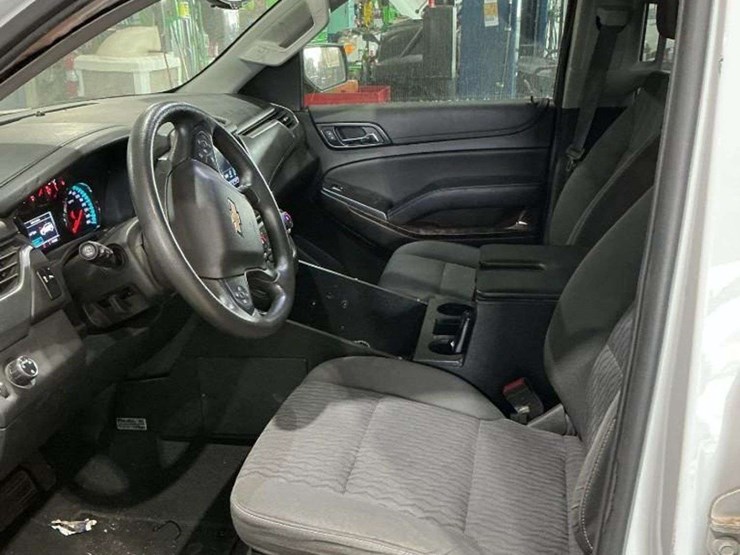 2019-chevrolet-tahoe-image-8