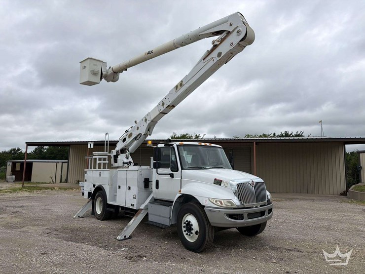 2017-international-durastar-4300-image-3