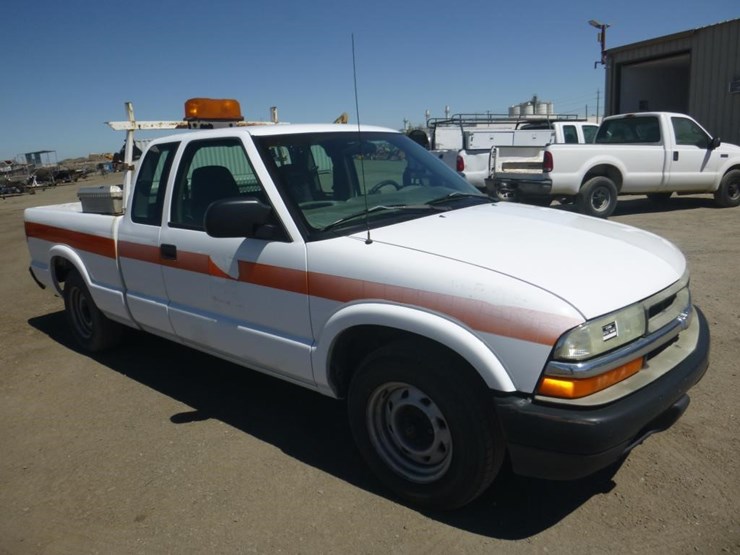 2003-chevrolet-s10-image-2