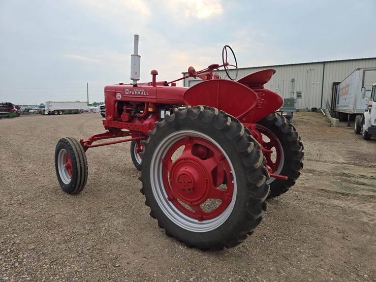 1939-farmall-super-hv-tractor-image-4