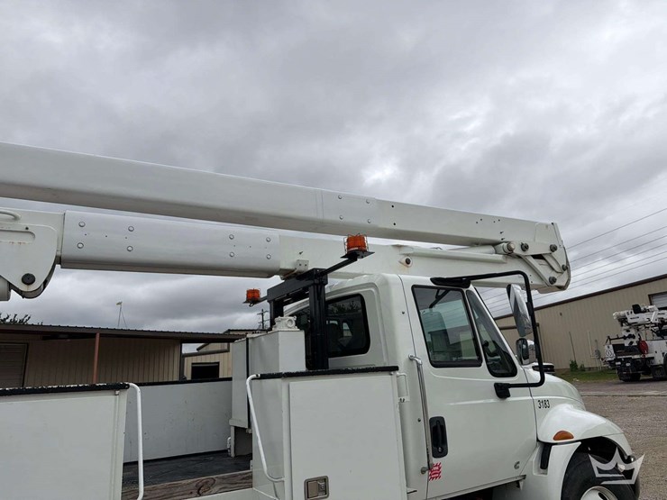 2019-international-durastar-4300-image-34