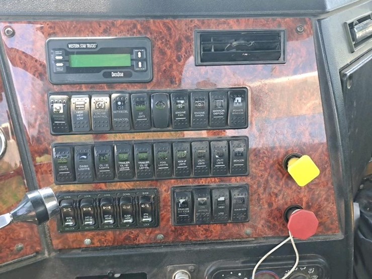 2009-western-star-4900-image-16