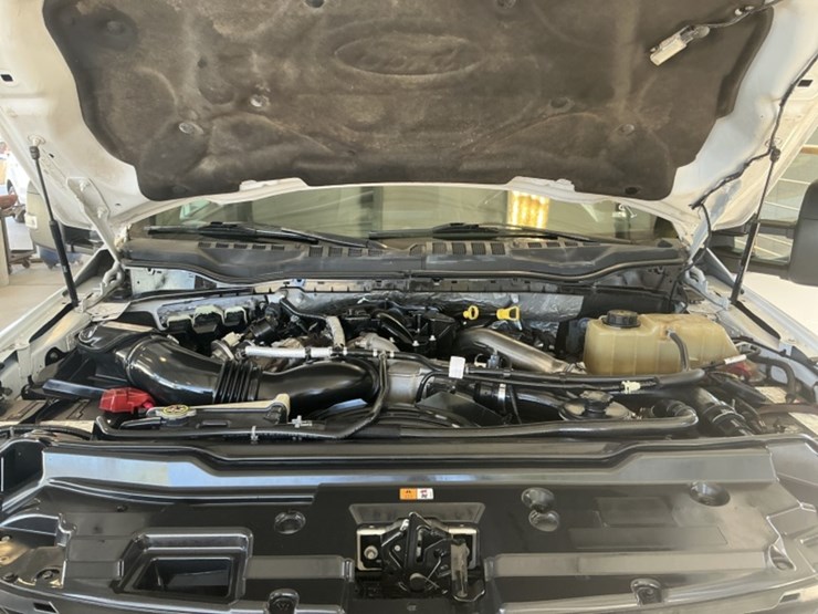 2017-ford-f550-image-13