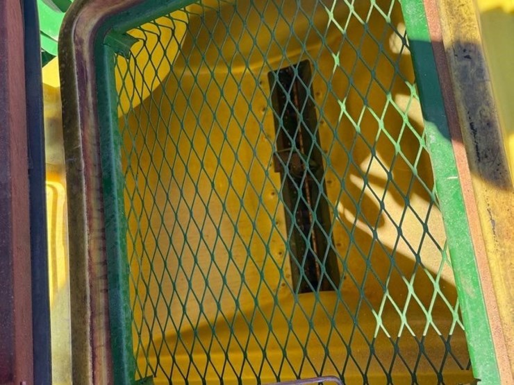 2015-john-deere-1990-image-39