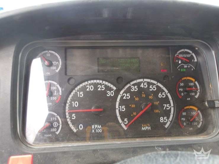 2016-freightliner-108sd-image-6