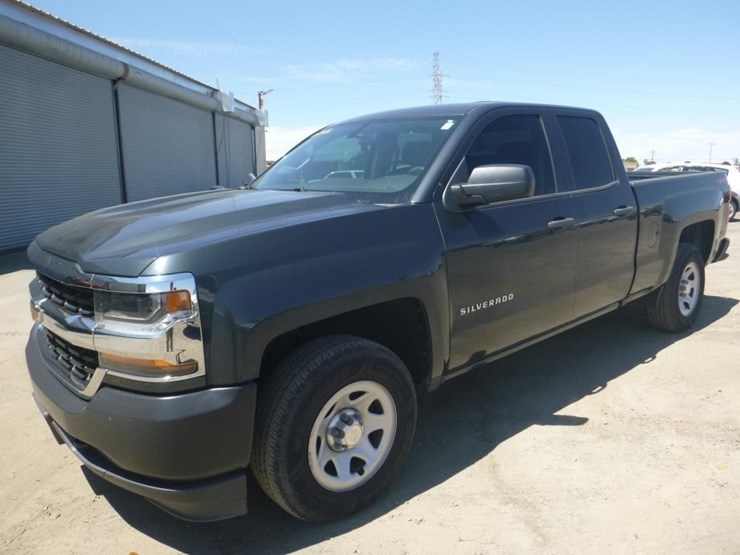 2018-chevrolet-1500-image-1