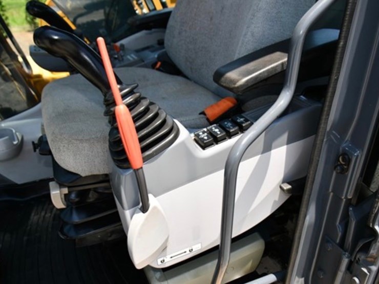 2019-deere-160g-lc-image-17