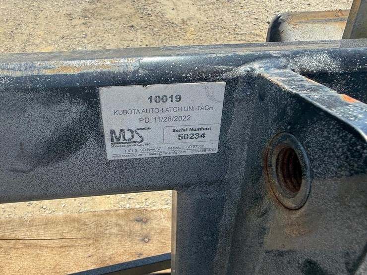 kubota-l4455a--4-pt-hitch-and-subframe-wh-auto-latch-uni-tach-image-12