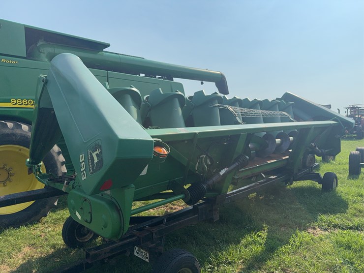 john-deere-8-image-2