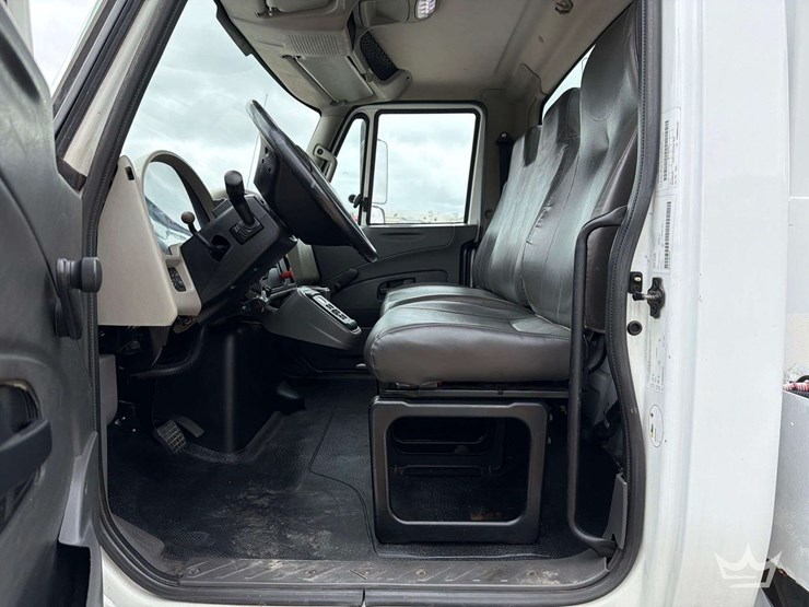 2017-international-durastar-4300-image-48