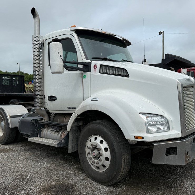 2015 KENWORTH T880