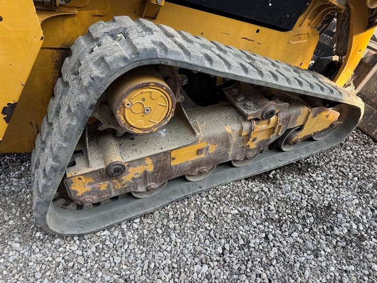 2017-caterpillar-249d-image-18