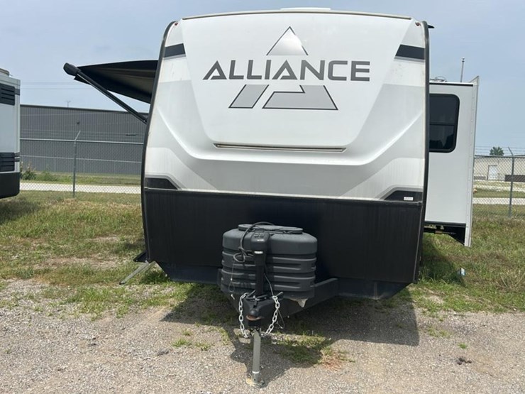 #141-•-2024-alliance-rv-delta-281bh-camper-image-3